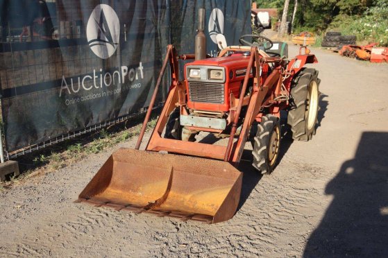 Yanmar YM1802D Mini Tractor Diesel 18hp with front loader YM1802D 2 Tractor Units image 9