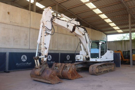 Crawler excavator Hyundai Robex 210LC-9 Diesel 193kW 2013 Robex 210LC-9 2013 2 Crawler Excavators image 9
