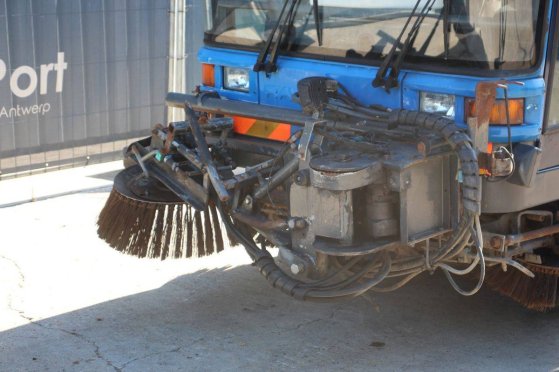 Sweeper Ravo 5002 SI CD Diesel 81kW 2000 Ravo 5002 SI CD 2000 2 image 9