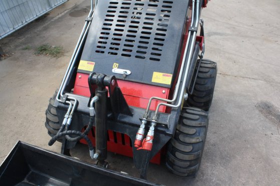 Skid steer loader Captok 323TZ Diesel 2014 Captok 323TZ 2014 2 Wheel Loaders image 9