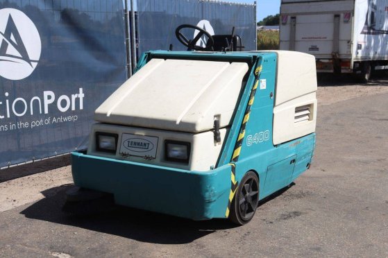 Sweeper Tennant 6400 Diesel 12kW 2002 TENNANT 6400 2002 2 image 9