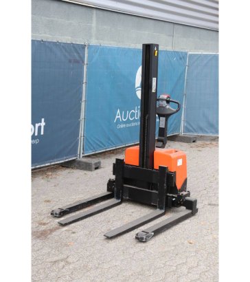 Stacker BT HWE100S Electric 1000kg 1.54m 2009 BT HWE100S 2009 2 image 9