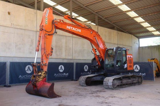 Crawler excavator Hitachi ZAXIS 225USLC-5B Diesel 122kW 2015 ZAXIS 225USLC-5B 2015 2 Crawler Excavators image 9
