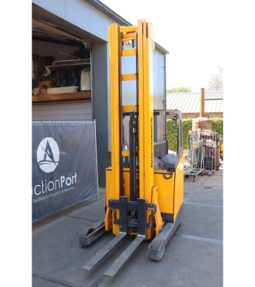Jungheinrich ETV 114 Electric Reach Truck 1400kg 8.72m 2011 ETV 114 2011 2 image 9