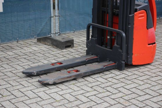 Linde L12 Electric Stacker 1200kg 4.2m 2008 10056 2008 2 image 24