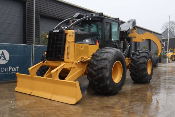 Wheel logger Caterpillar 545C Diesel 2014 545C 2014 2 Wheeled Excavators image 9