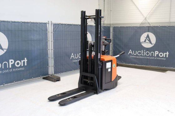 Stacker BT SPE125L Electric 1250kg 3.3m 2015 BT SPE125L 2015 2 image 9