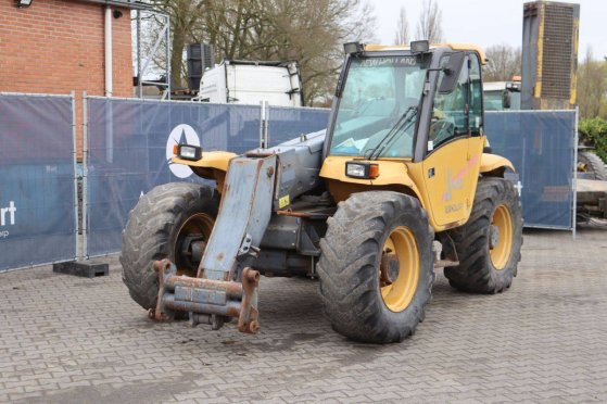 New Holland LM 410 Diesel Telehandler 2000 LM 410 2000 2 image 24