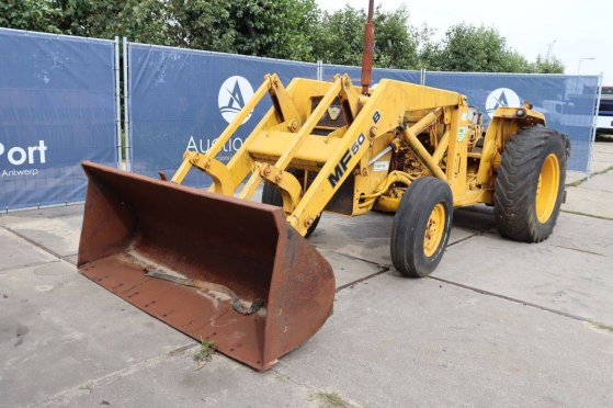 Massey Ferguson MF50B Diesel 69hp Tractor with front loader 1985 Massey Ferguson MF50B 1985 2 image 9