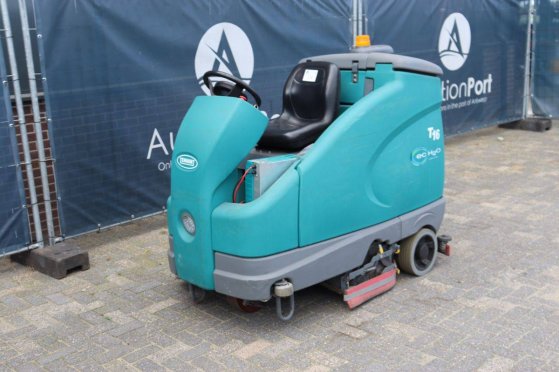 Tennant T16 Electric Scrubber 3.9kW 2013 TENNANT T16 2013 2 image 9