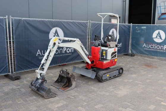 Mini excavator Takeuchi TB210R Diesel 8.8kW 2025 TB210R 2025 2 image 9