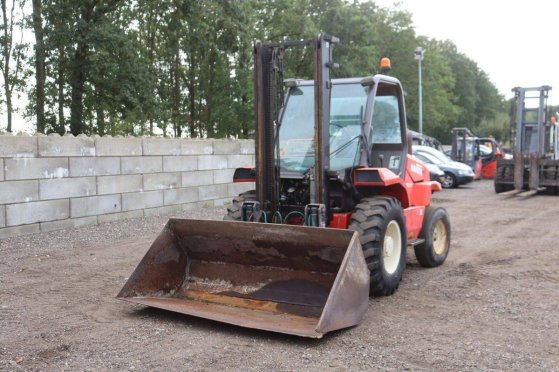 Rough-terrain forklift Manitou MC 30 Diesel 61.5kW 3000kg 3.7m 2000 MC 30 2000 2 Rough Terrain Forklift image 9
