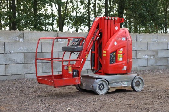 Mast lift JLG Toucan 10E Electric 200kg 10m 2013 Toucan 10E 2013 2 image 9