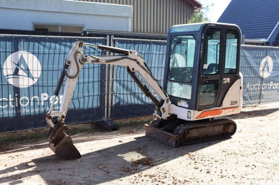 Mini excavator Bobcat 320 Diesel 11.6kW 2002 320 2002 2 image 9