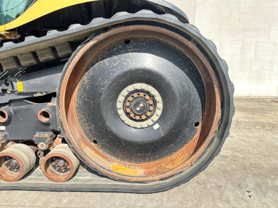 Caterpillar Challenger MT765 Diesel Tracked Tractor 2004 Challenger MT765 2004 2 image 9