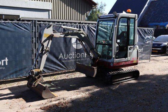 Mini excavator Takeuchi TB016 Diesel 10kW 2007 TB016 2007 2 image 24