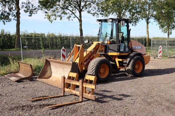 Case 121E Diesel 44kW Wheel Loader 2008 121E 2008 2 Wheel Loaders image 9