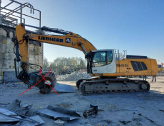 Liebherr R 946