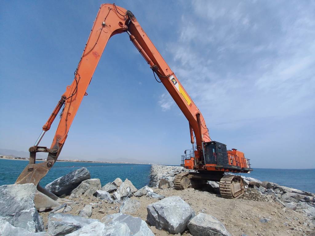 Hitachi EX 1200-6 (Abu Dhabi) image