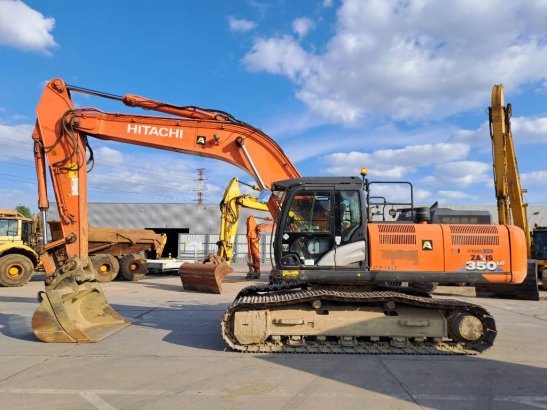 Hitachi ZX 350 LC-6 + GPS (CW55s) ZX 350 LC-6 + GPS (CW55s) 2017 2 Crawler Excavators