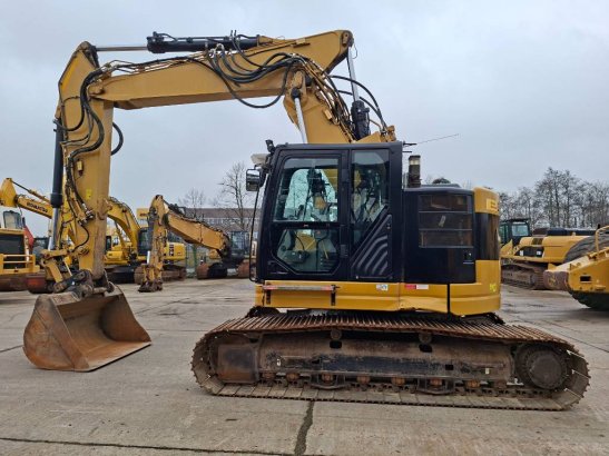 CAT 325 FLR (Full Trimble 3D GPS) 38 2016 2 Crawler Excavators