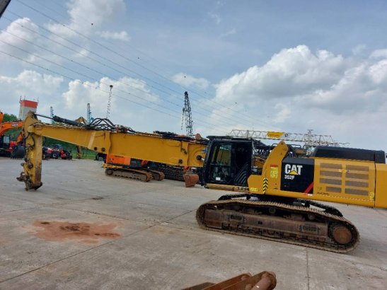 CAT 325FLXE MHD (17m demolition) 38 2016 2 Crawler Excavators image 15