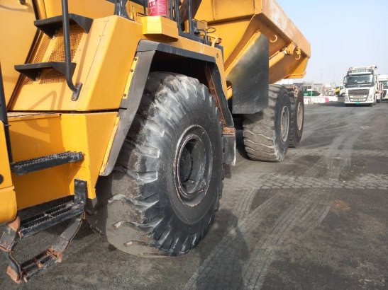 Komatsu HM400-3R (4 pcs available in Abu Dhabi) HM400-3R (4 pcs available in Abu Dhabi) 2017 2 Articulated Dump Trucks ima...