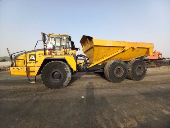 Komatsu HM400-3R (4 pcs available in Abu Dhabi) HM400-3R (4 pcs available in Abu Dhabi) 2017 2 Articulated Dump Trucks ima...