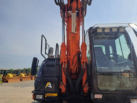 Hitachi ZX170W-5B ZX170W-5B 2016 2 Wheeled Excavators image 10