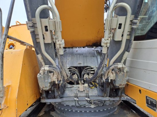 Liebherr R946LC R946LC 2018 2 Crawler Excavators image 10