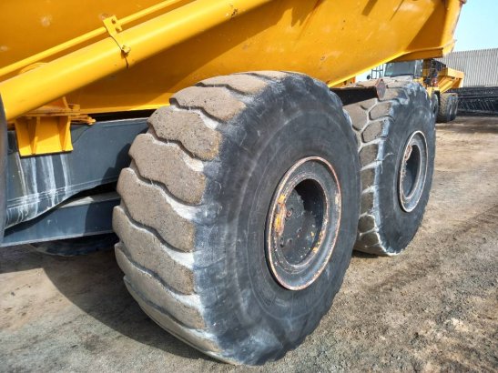 Komatsu HM400-3R (4 pcs available in Abu Dhabi) HM400-3R (4 pcs available in Abu Dhabi) 2017 2 Articulated Dump Trucks ima...