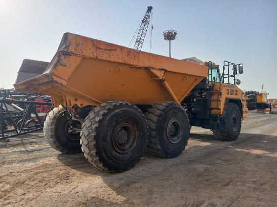 Komatsu HM400-3R (4 pcs available in Abu Dhabi) HM400-3R (4 pcs available in Abu Dhabi) 2017 2 Articulated Dump Trucks ima...