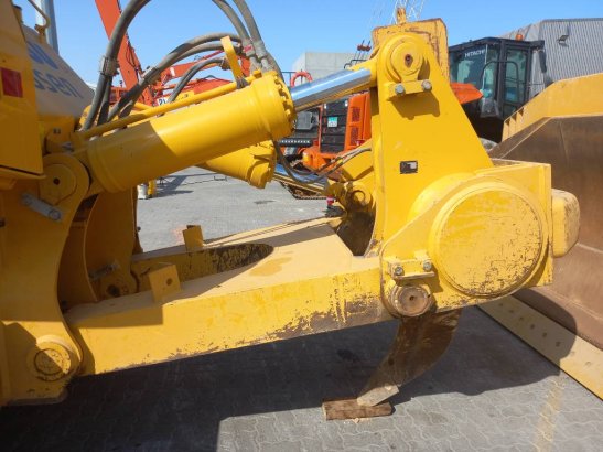 Komatsu D155A-6R (4 pcs available for sale in Abu Dhabi) 10194 2023 2 Dozers image 5