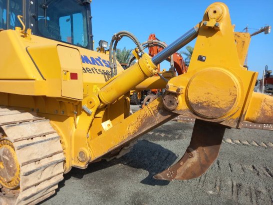 Komatsu D155A-6R (4 pcs available for sale in Abu Dhabi) 10194 2023 2 Dozers image 5