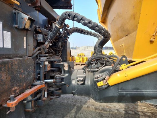 Komatsu HM400-3R (4 pcs available for sale in Abu Dhabi) HM400-3R (4 pcs available for sale in Abu Dhabi) 2017 2 Articulat...