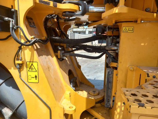 Volvo L350H (EXW - Abu Dhabi) L350H (EXW - Abu Dhabi) 2018 2 Wheel Loaders image 11
