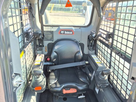 Bobcat T76 (Bucket + Forks) T76 (Bucket + Forks) 2022 2 image 11