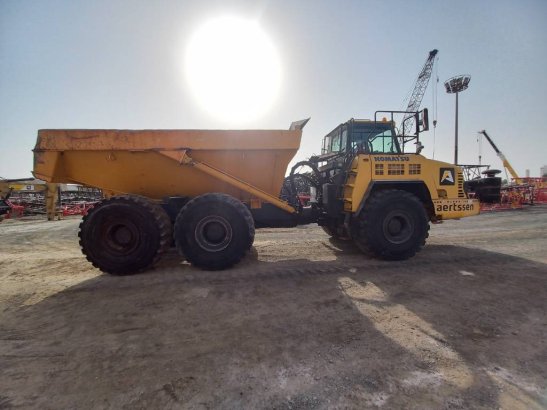 Komatsu HM400-3R (4 pcs available in Abu Dhabi) HM400-3R (4 pcs available in Abu Dhabi) 2017 2 Articulated Dump Trucks ima...