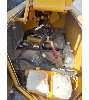 Komatsu D155A-6R (4pcs available for sale in Abu Dhabi) 10194 2024 2 Dozers image 21