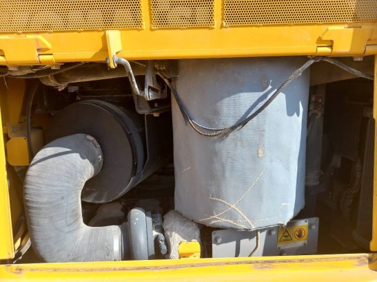 Komatsu D155A-6R (4pcs available for sale in Abu Dhabi) 10194 2024 2 Dozers image 12