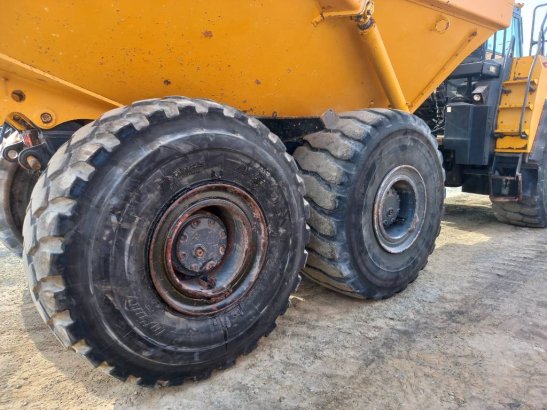 Komatsu HM400-3R (4 pcs available in Abu Dhabi) HM400-3R (4 pcs available in Abu Dhabi) 2017 2 Articulated Dump Trucks ima...