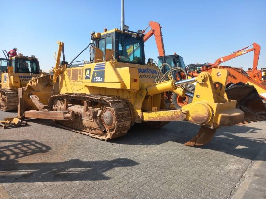 Komatsu D155A-6R (4 pcs available for sale in Abu Dhabi) 10194 2024 2 Dozers image 3