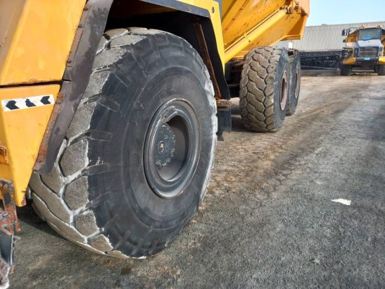 Komatsu HM400-3R (4 pcs available in Abu Dhabi) HM400-3R (4 pcs available in Abu Dhabi) 2017 2 Articulated Dump Trucks ima...