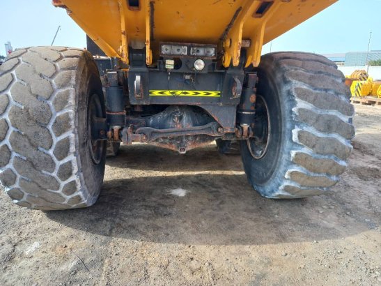 Komatsu HM400-3R (4 pcs available in Abu Dhabi) HM400-3R (4 pcs available in Abu Dhabi) 2017 2 Articulated Dump Trucks ima...