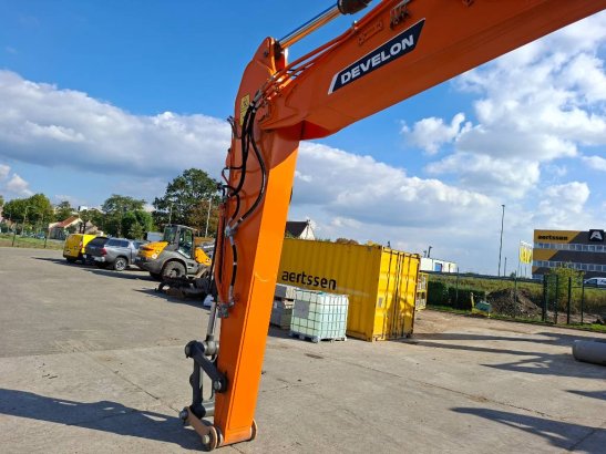 Develon DX225LC-7 Develon DX225LC-7 2023 2 Crawler Excavators image 14