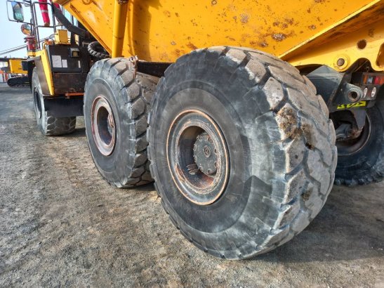Komatsu HM400-3R (4 pcs available in Abu Dhabi) HM400-3R (4 pcs available in Abu Dhabi) 2017 2 Articulated Dump Trucks ima...