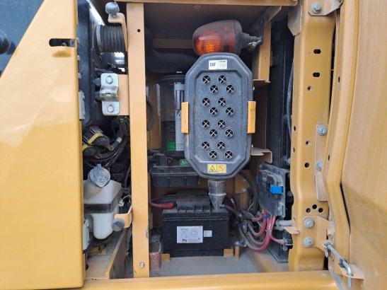 CAT 320 33 2018 2 Crawler Excavators image 28