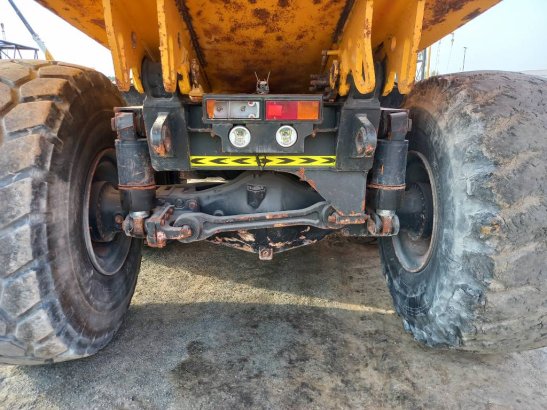 Komatsu HM400-3R (4 pcs available in Abu Dhabi) HM400-3R (4 pcs available in Abu Dhabi) 2017 2 Articulated Dump Trucks ima...