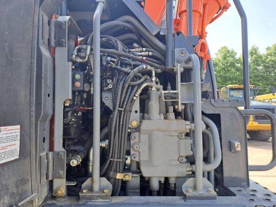 Hitachi ZX170W-5B ZX170W-5B 2016 2 Wheeled Excavators image 15