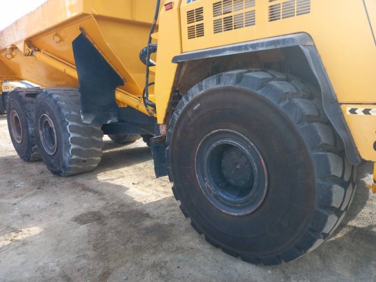 Komatsu HM400-3R (4 pcs available in Abu Dhabi) HM400-3R (4 pcs available in Abu Dhabi) 2017 2 Articulated Dump Trucks ima...